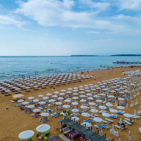 Mpm Astoria Hotel Pantai Sunny Bagian luar foto