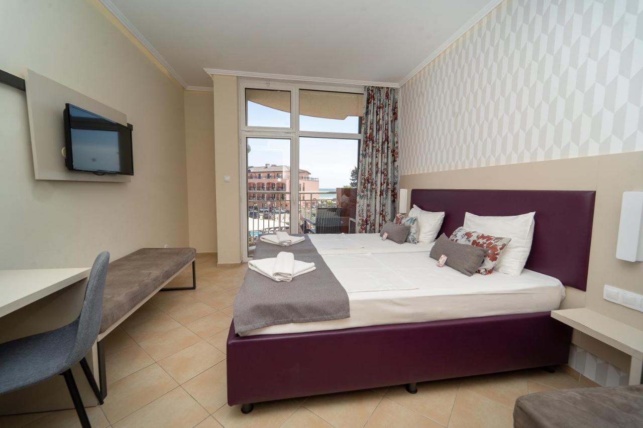 Mpm Astoria Hotel Pantai Sunny Bagian luar foto