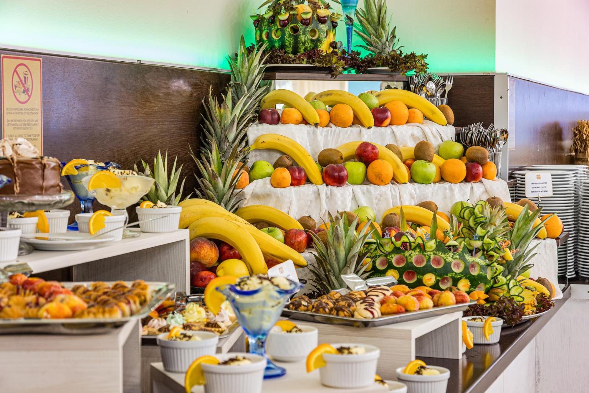 Mpm Astoria Hotel Pantai Sunny Bagian luar foto