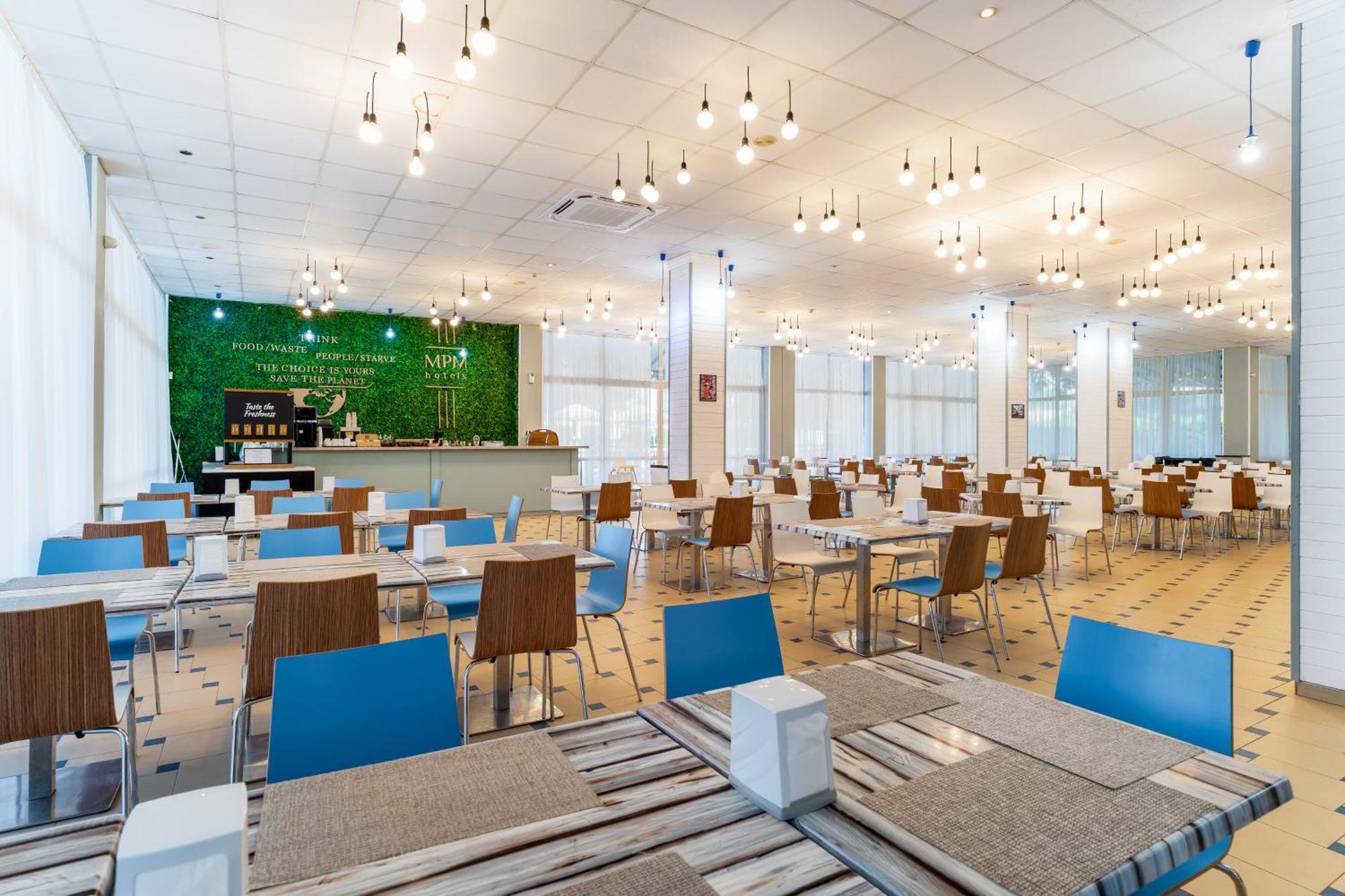Mpm Astoria Hotel Pantai Sunny Bagian luar foto