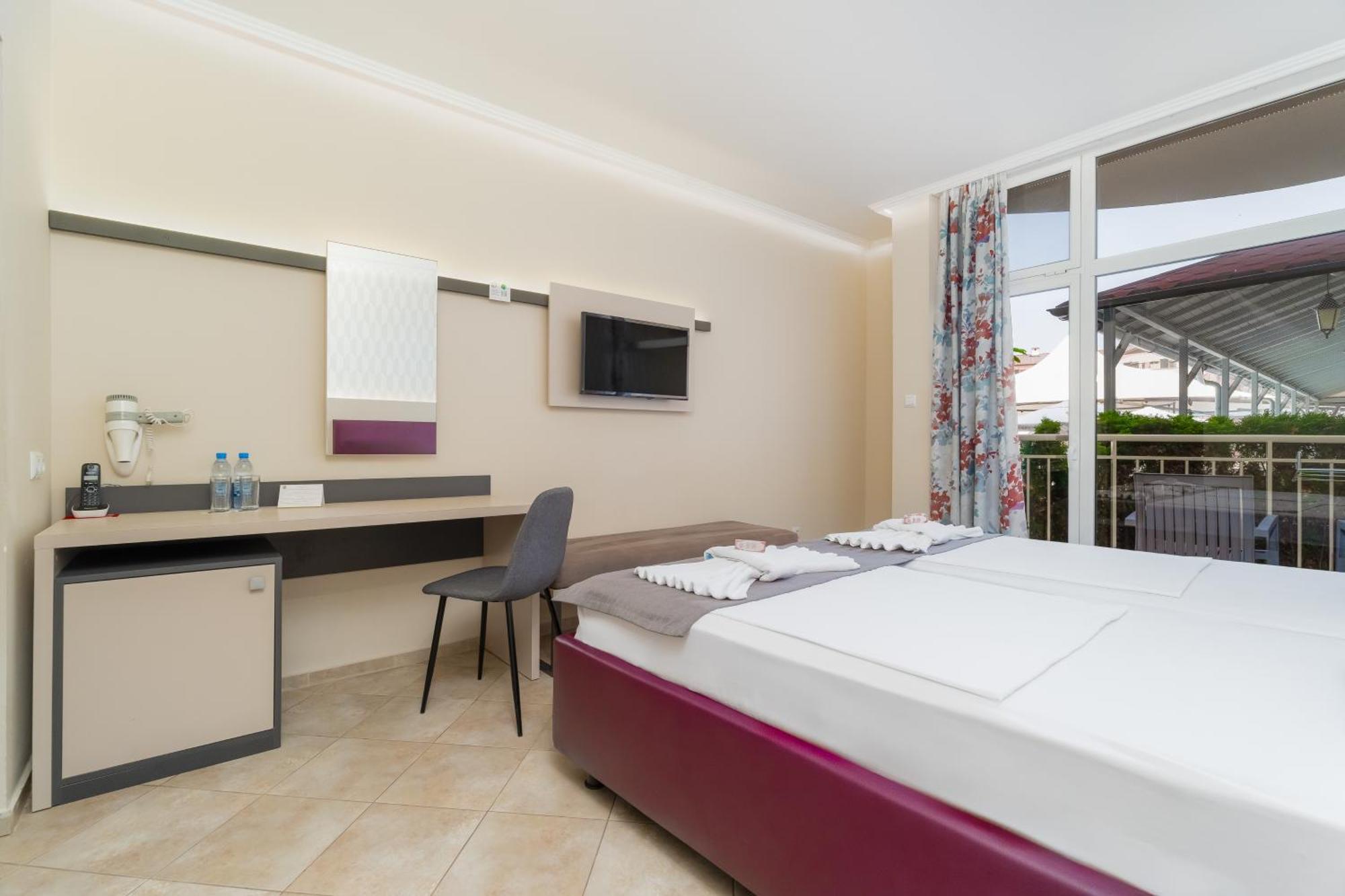 Mpm Astoria Hotel Pantai Sunny Ruang foto