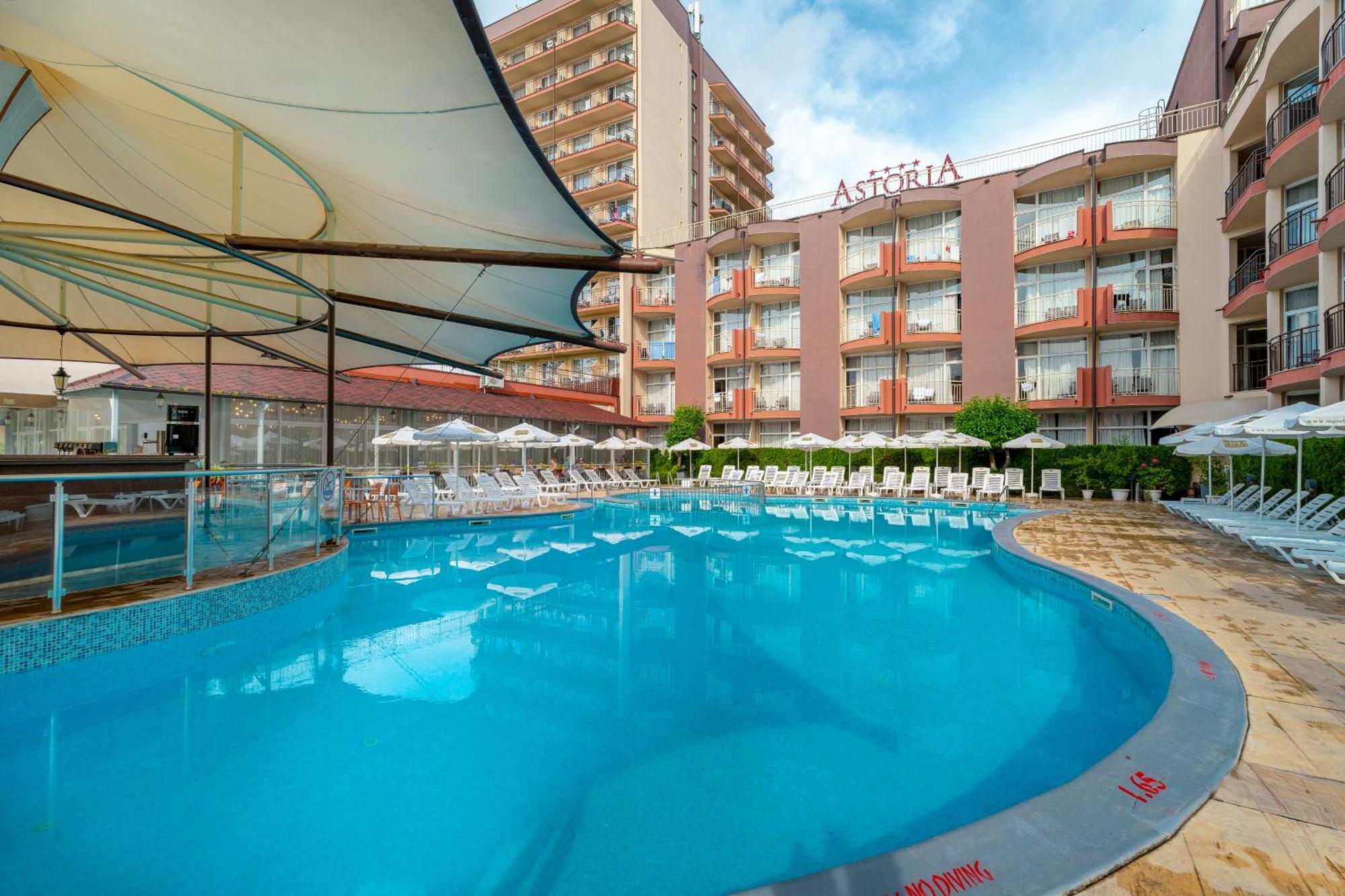 Mpm Astoria Hotel Pantai Sunny Bagian luar foto