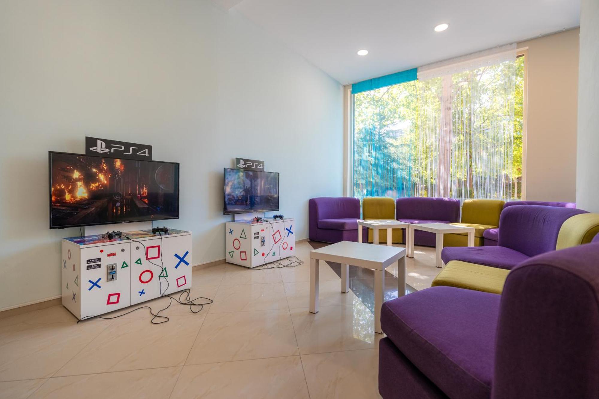 Mpm Astoria Hotel Pantai Sunny Bagian luar foto