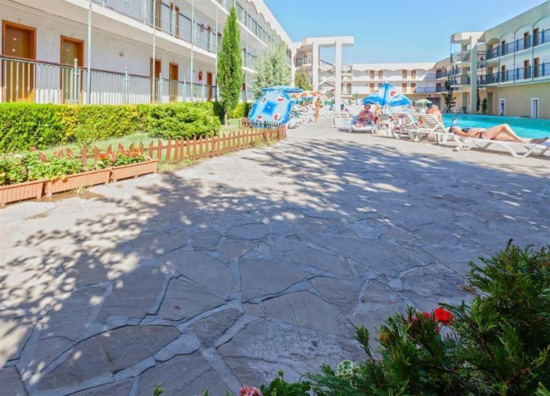 Mpm Astoria Hotel Pantai Sunny Bagian luar foto