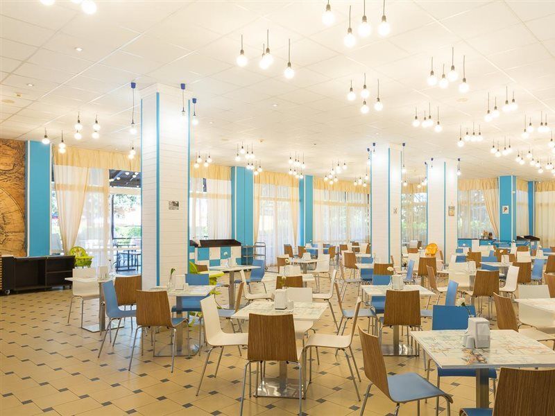 Mpm Astoria Hotel Pantai Sunny Bagian luar foto