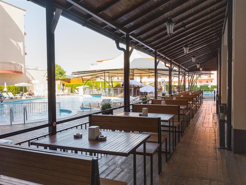 Mpm Astoria Hotel Pantai Sunny Bagian luar foto